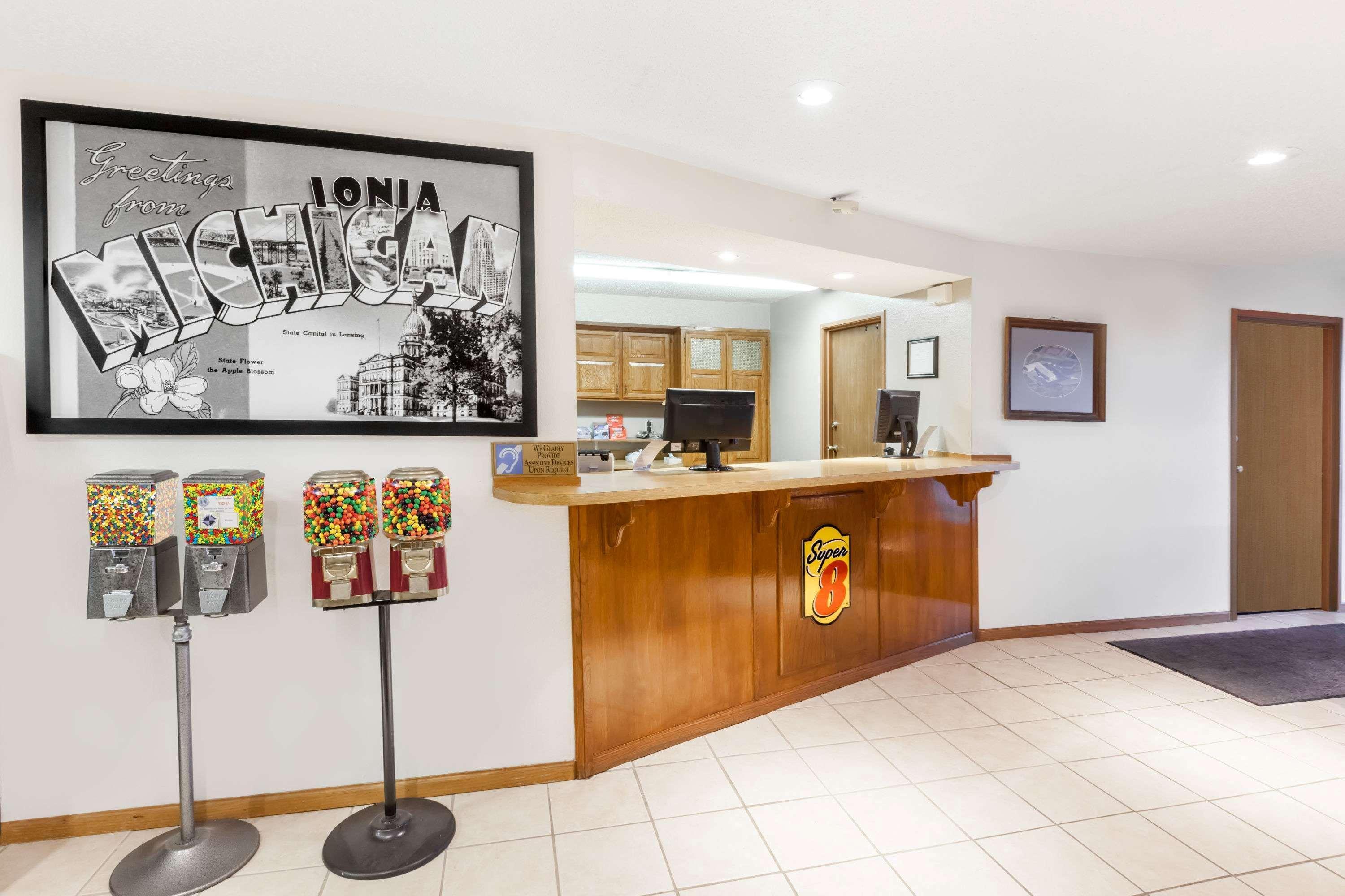 Отель Super 8 By Wyndham Ionia Mi Экстерьер фото